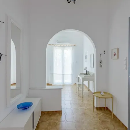Comfortable Two Bedroom * Parikia (Paros)