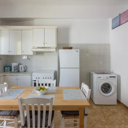 Comfortable Two Bedroom Apartment *